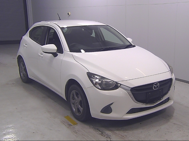 MAZDA DEMIO 2016