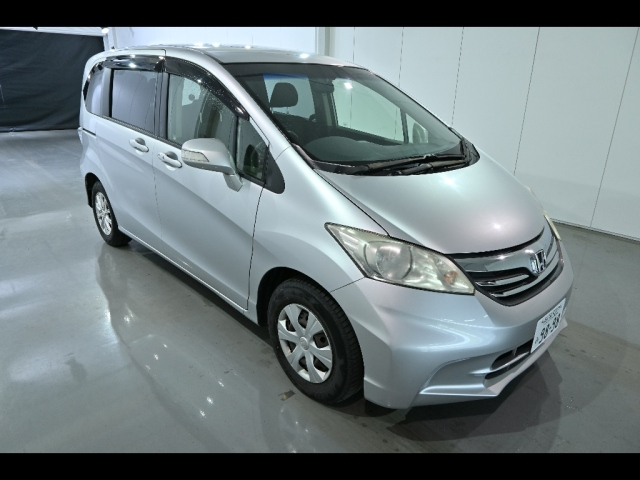 HONDA FREED 2013