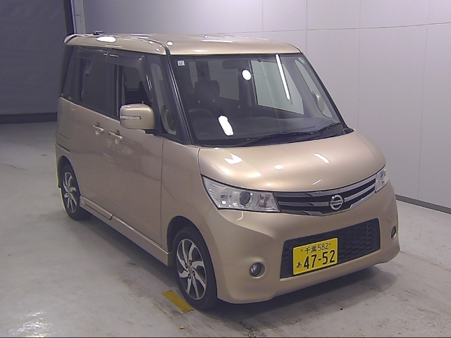 NISSAN ROOX 2011