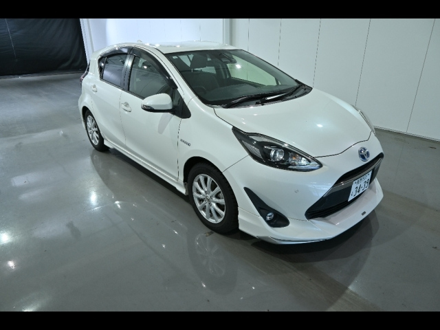 TOYOTA AQUA 2019