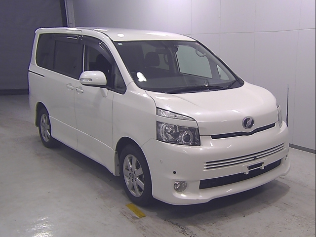 TOYOTA VOXY 2008