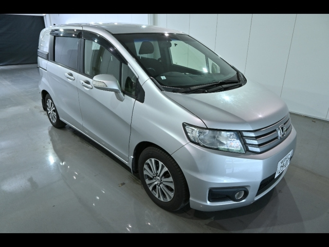 HONDA FREED 2012