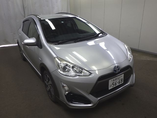 TOYOTA AQUA 2015