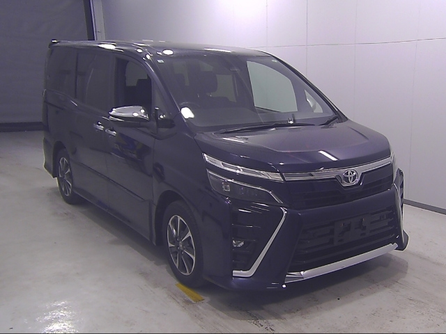 TOYOTA VOXY 2020