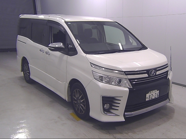 TOYOTA VOXY 2015