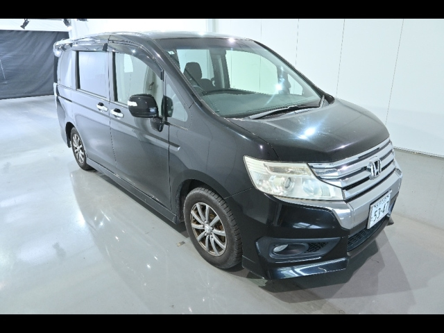 HONDA STEP WAGON 2013