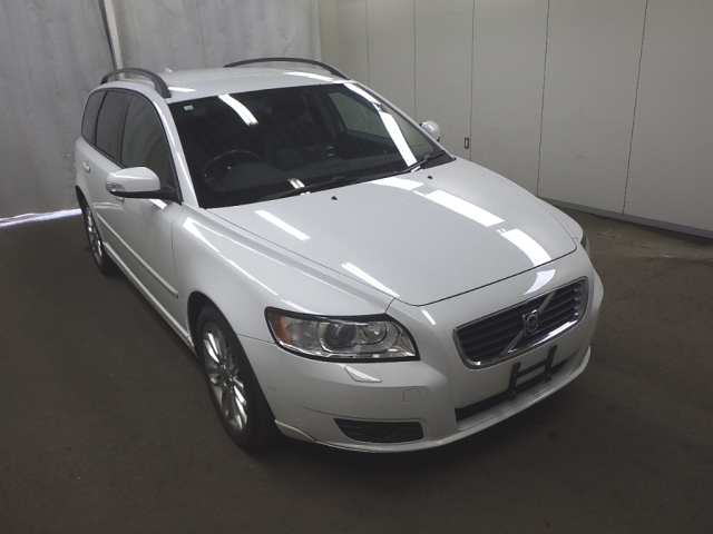 VOLVO V50