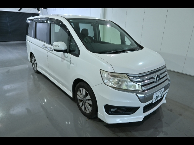 HONDA STEP WAGON 2013