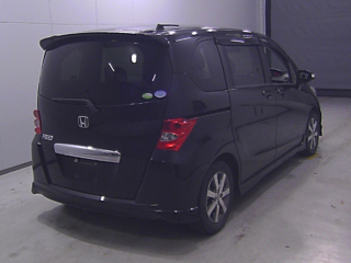 HONDA FREED 2010