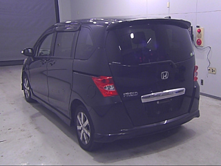 HONDA FREED 2010