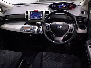 HONDA FREED 2012