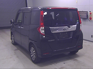 TOYOTA ROOMY 2020