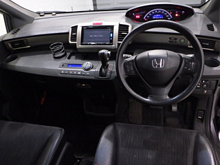 HONDA FREED 2016