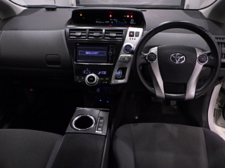 TOYOTA PRIUS ALPHA 2014