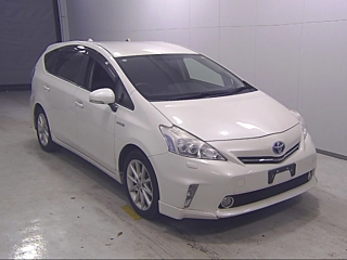 TOYOTA PRIUS ALPHA 2014