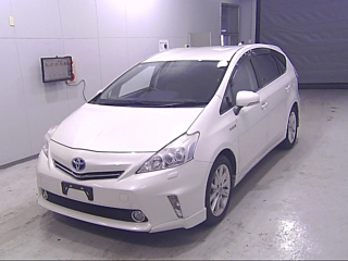 TOYOTA PRIUS ALPHA 2014