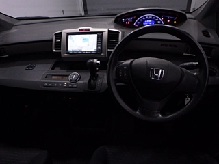 HONDA FREED 2011