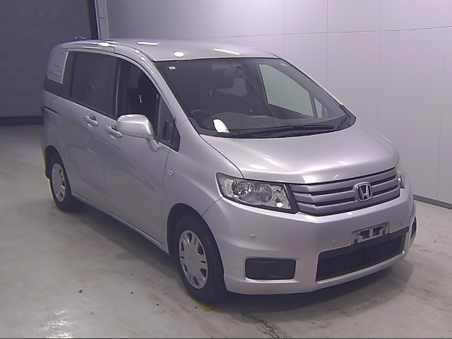 HONDA FREED 2011