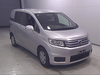 HONDA FREED 2011