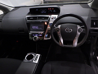 TOYOTA PRIUS ALPHA 2015