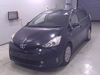 TOYOTA PRIUS ALPHA 2015