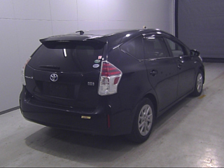 TOYOTA PRIUS ALPHA 2015