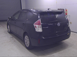 TOYOTA PRIUS ALPHA 2015