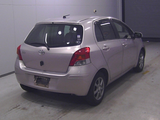 TOYOTA VITZ 2011