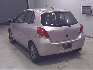 TOYOTA VITZ 2011