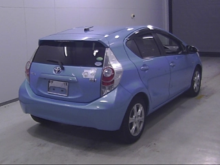 TOYOTA AQUA 2012