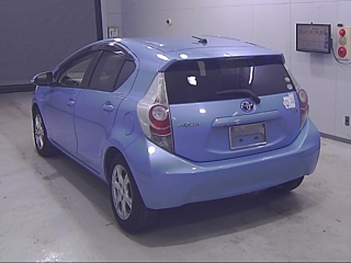 TOYOTA AQUA 2012