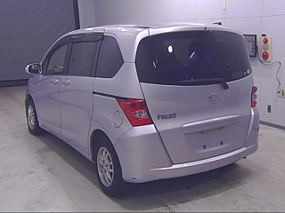 HONDA FREED 2010
