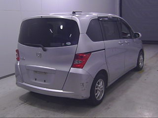 HONDA FREED 2010