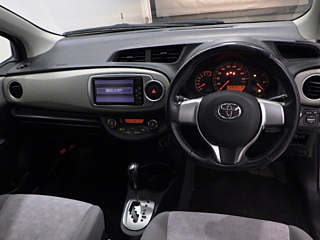TOYOTA VITZ 2012