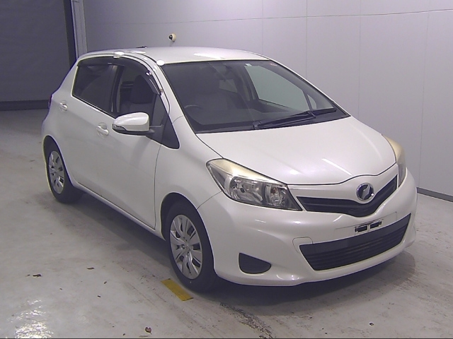 TOYOTA VITZ 2012