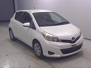TOYOTA VITZ 2012