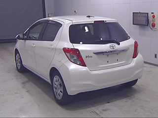 TOYOTA VITZ 2012