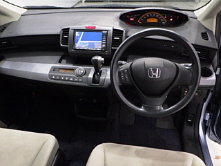 HONDA FREED 2010