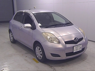 TOYOTA VITZ 2010