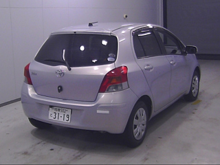 TOYOTA VITZ 2010