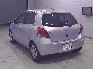 TOYOTA VITZ 2010