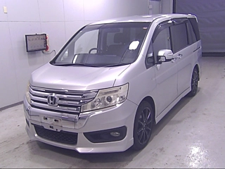 HONDA STEP WAGON 2013