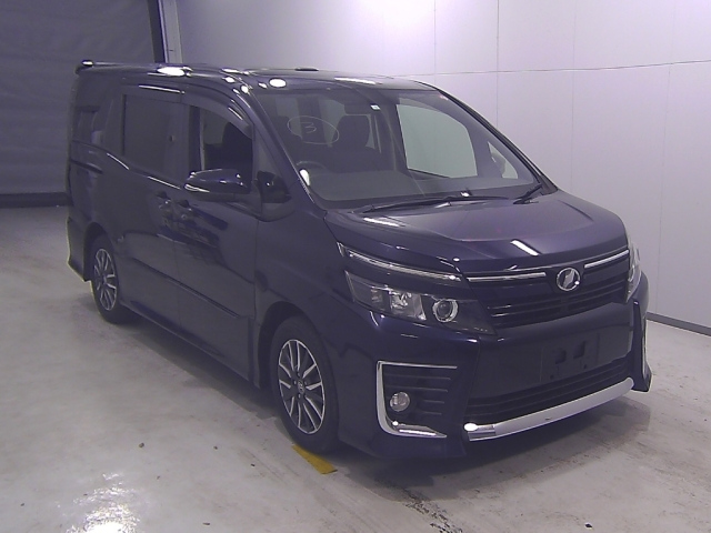 TOYOTA VOXY 2014