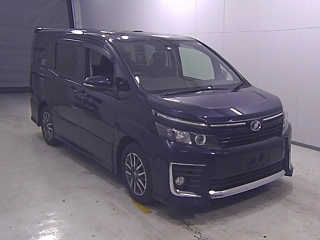 TOYOTA VOXY 2014
