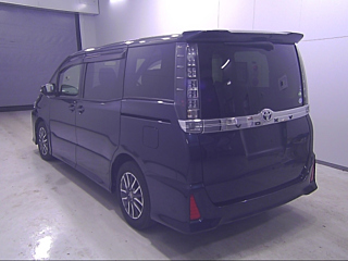TOYOTA VOXY 2014