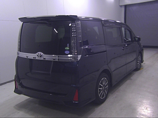 TOYOTA VOXY 2014