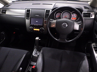 NISSAN TIIDA 2012