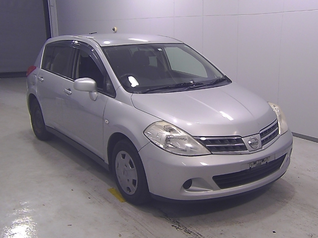 NISSAN TIIDA 2012