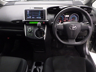 TOYOTA WISH 2010
