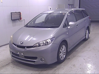 TOYOTA WISH 2010